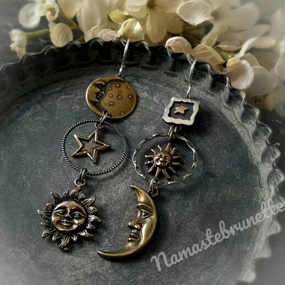 🌙 Boho Celestial Sun Moon Star Dangle Earrings - Picture 1 of 17